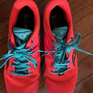 Women’s Size 9 Saucony running trail shoe